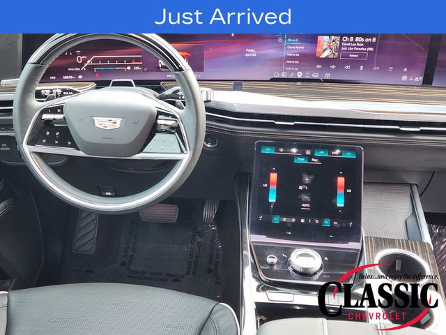 Used 2025 Cadillac Escalade ESV Premium Luxury w/ LPO, Floor Liner Package AWD/4WD image 37