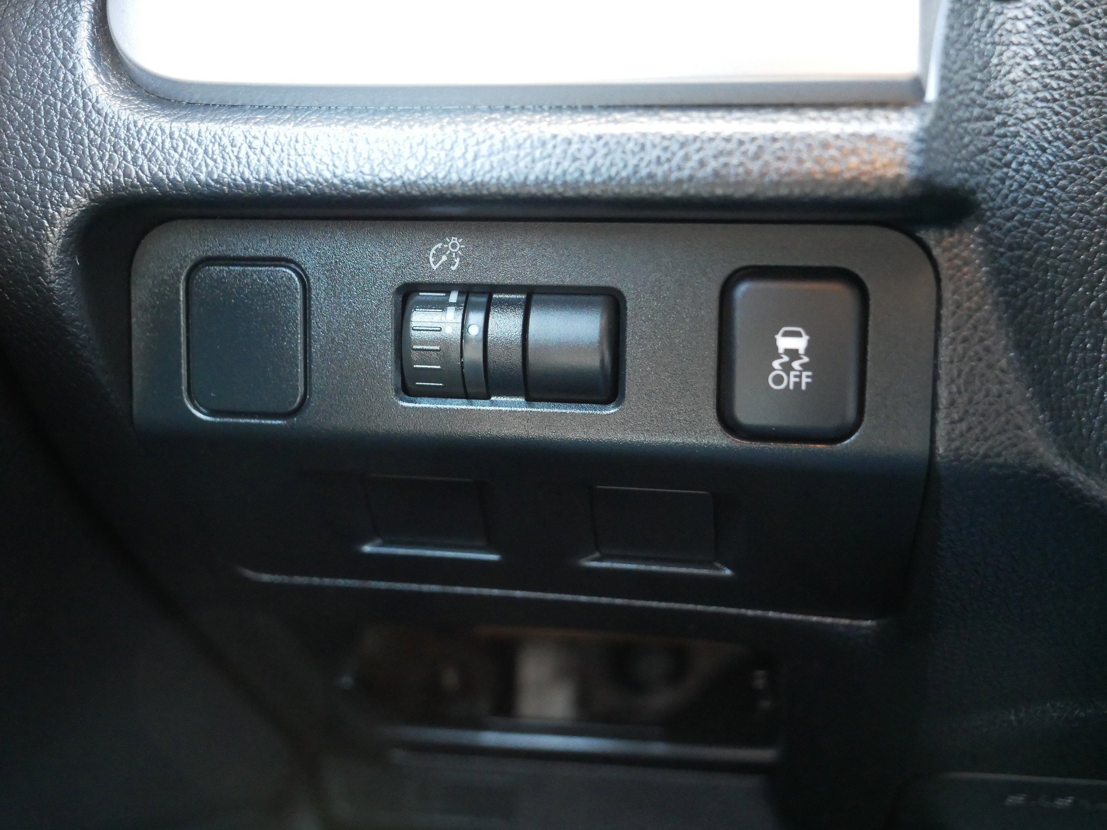 Used 2015 Subaru Forester 2.5i Premium w/ All-Weather Package image 26