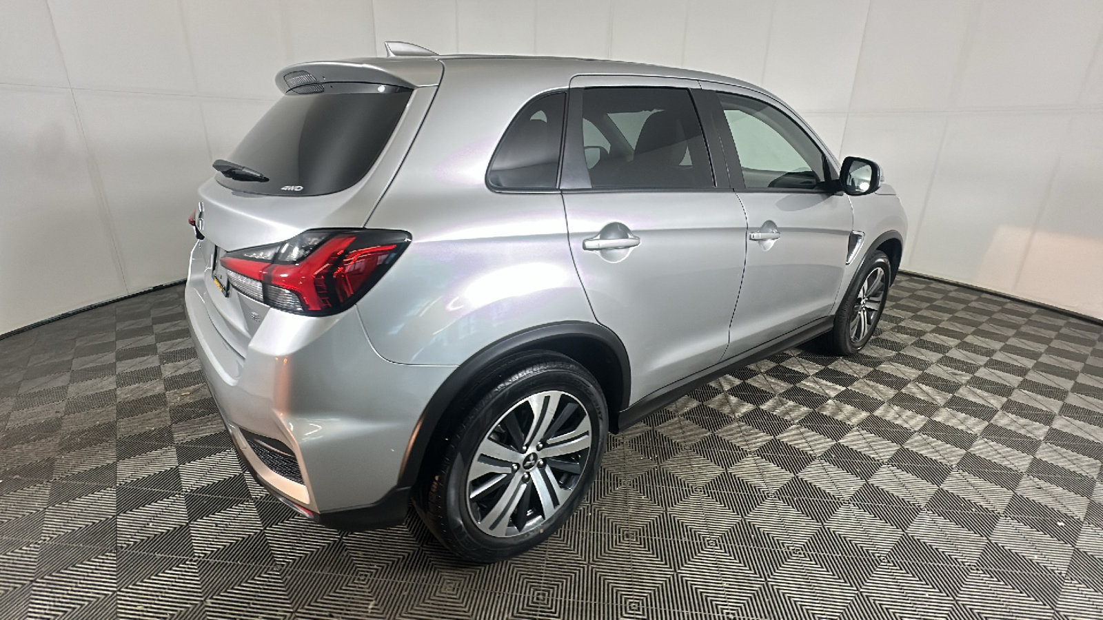 Used 2024 Mitsubishi Outlander Sport SE AWD/4WD image 2