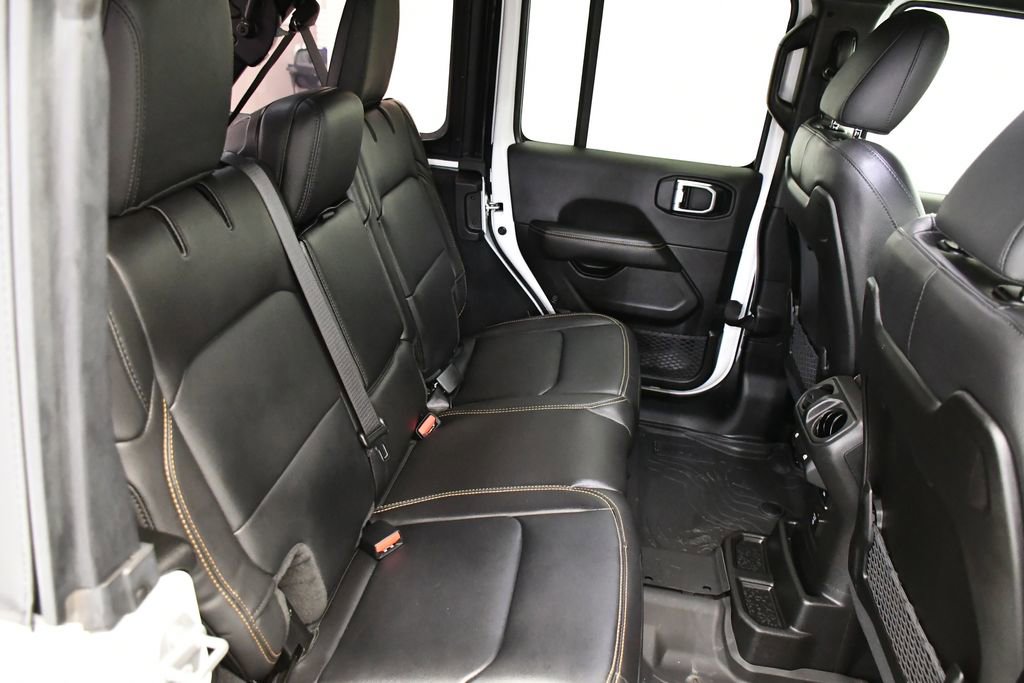 Used 2025 Jeep Wrangler Sahara image 49