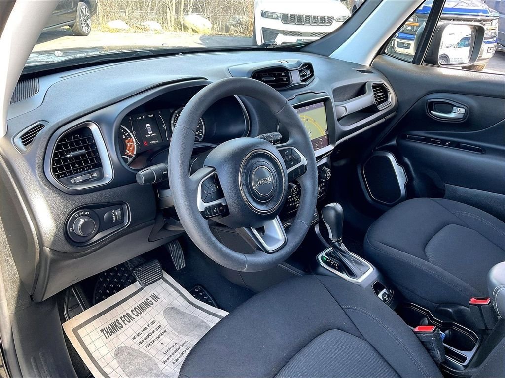Used 2023 Jeep Renegade Latitude AWD/4WD image 8