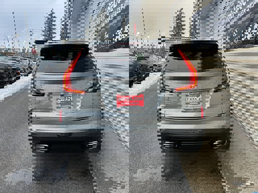 Used 2024 Cadillac XT4 Premium Luxury image 5