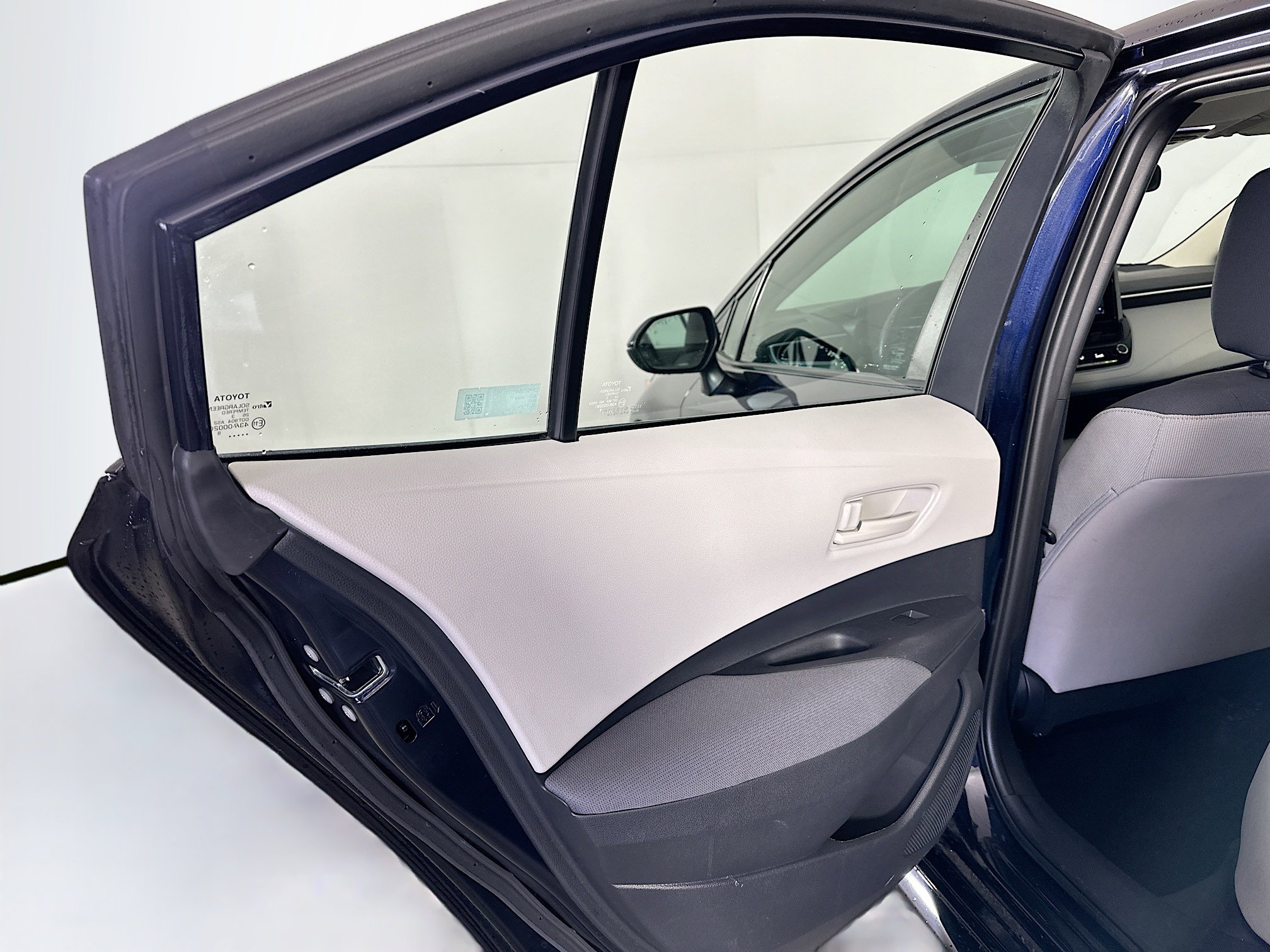 Used 2023 Toyota Corolla LE w/ LE Convenience Package image 25