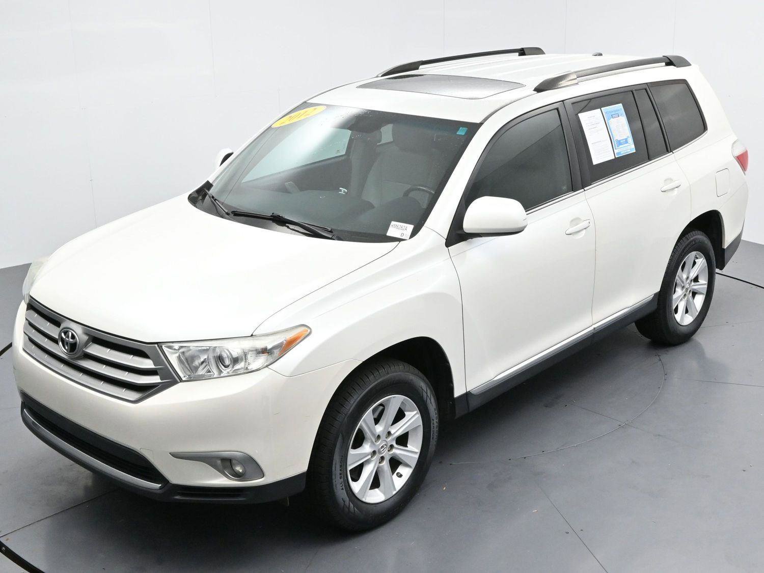 Used 2012 Toyota Highlander SE w/ Tow Pkg FWD image 38