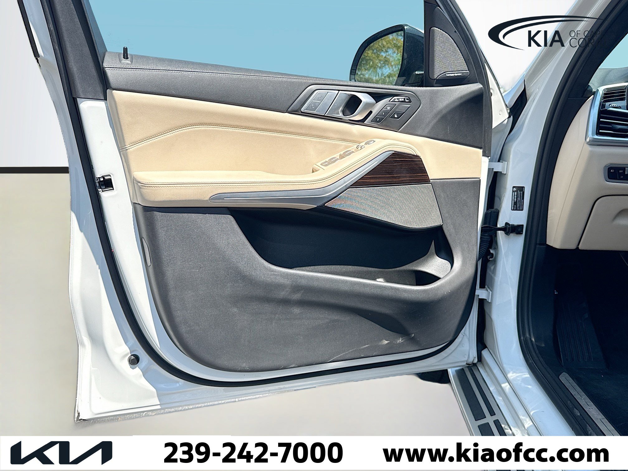 Used 2021 BMW X7 xDrive40i w/ Premium Package image 22