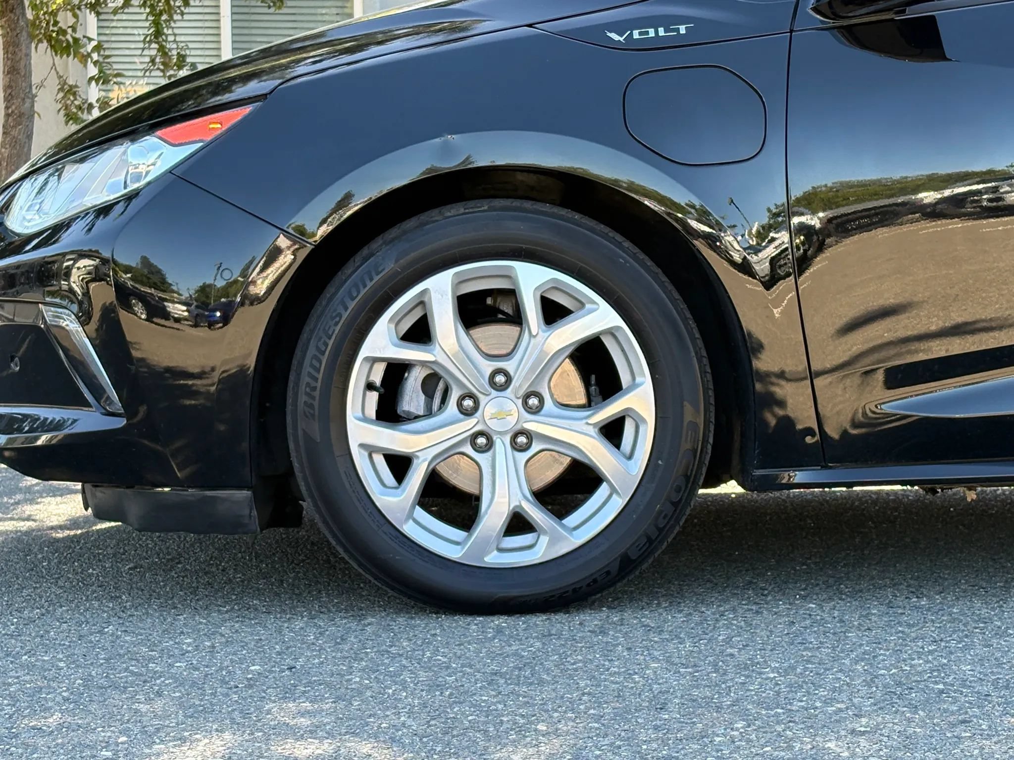 Used 2017 Chevrolet Volt Premier w/ Driver Confidence II Package FWD image 24