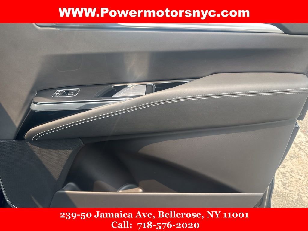 Used 2025 Cadillac Escalade Sport Platinum AWD/4WD image 17