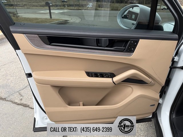 Used 2024 Porsche Cayenne image 17