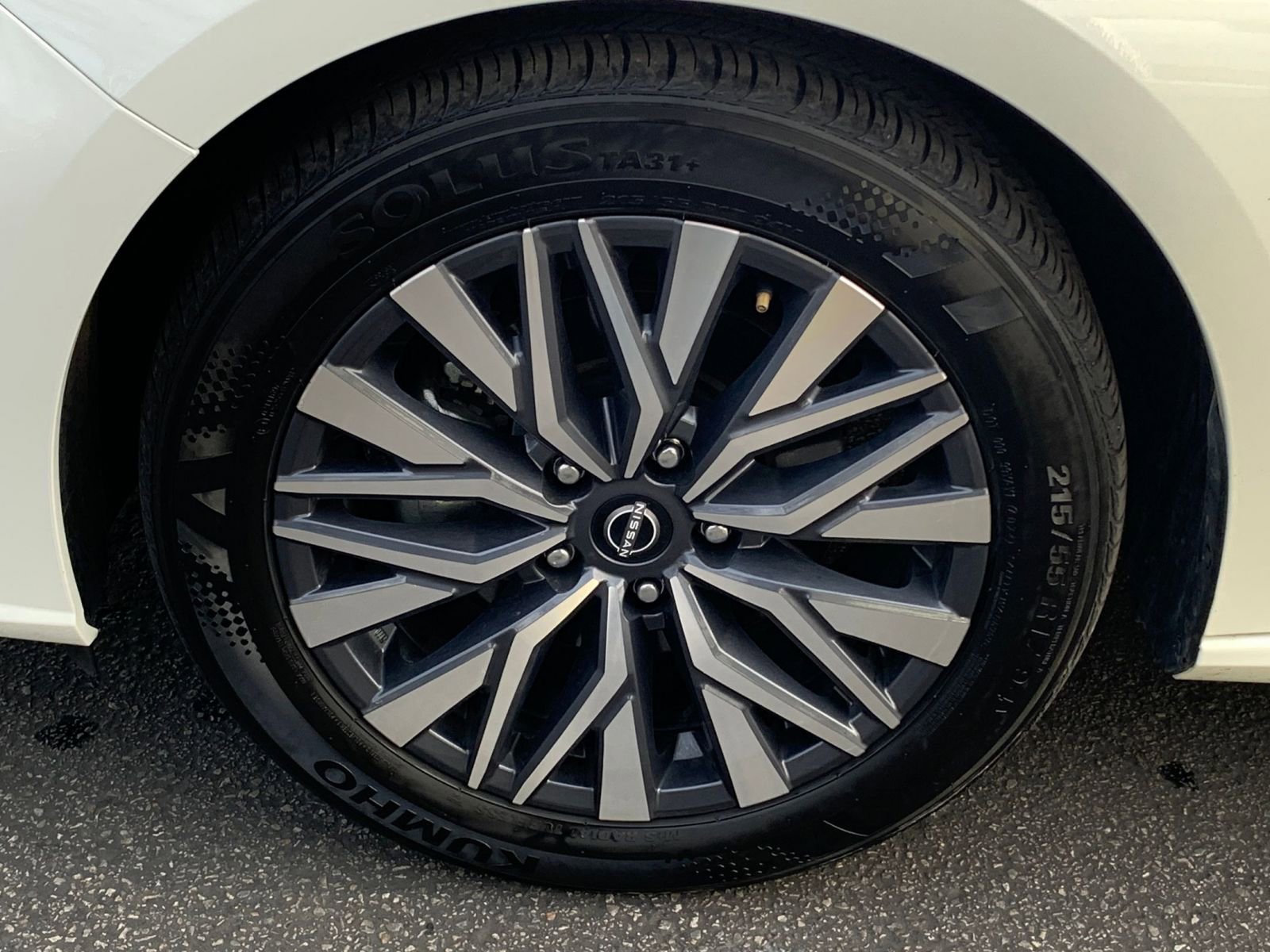 Used 2025 Nissan Altima 2.5 SV image 29