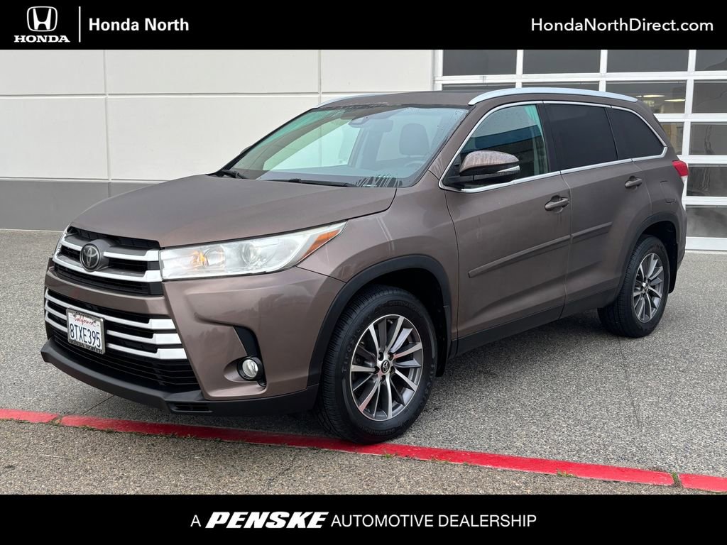 Used 2019 Toyota Highlander XLE image 1
