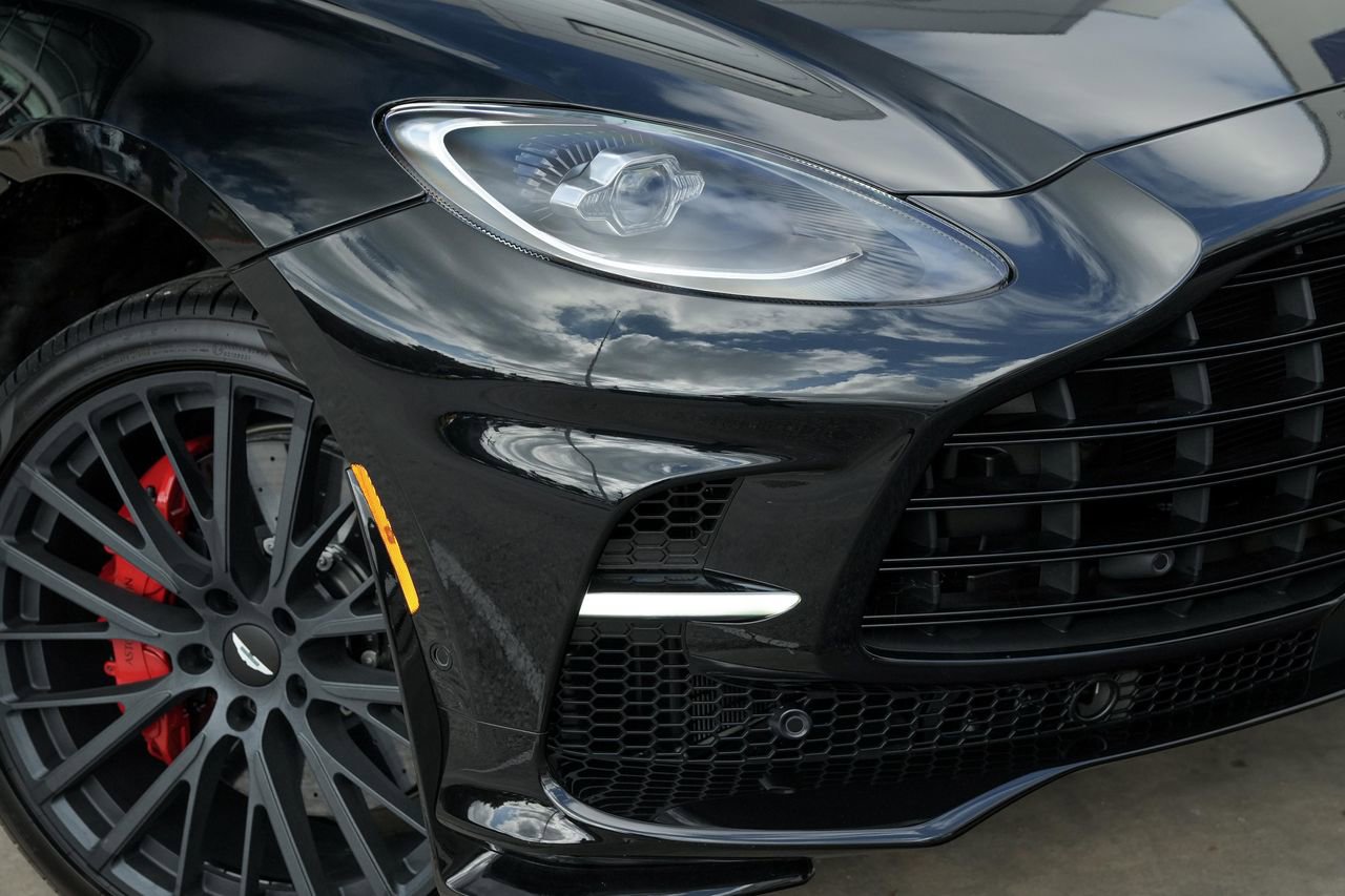New 2026 Aston Martin DBX 707 image 3
