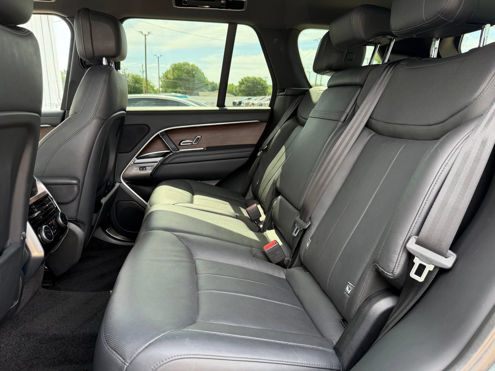 Used 2023 Land Rover Range Rover SE AWD/4WD image 21