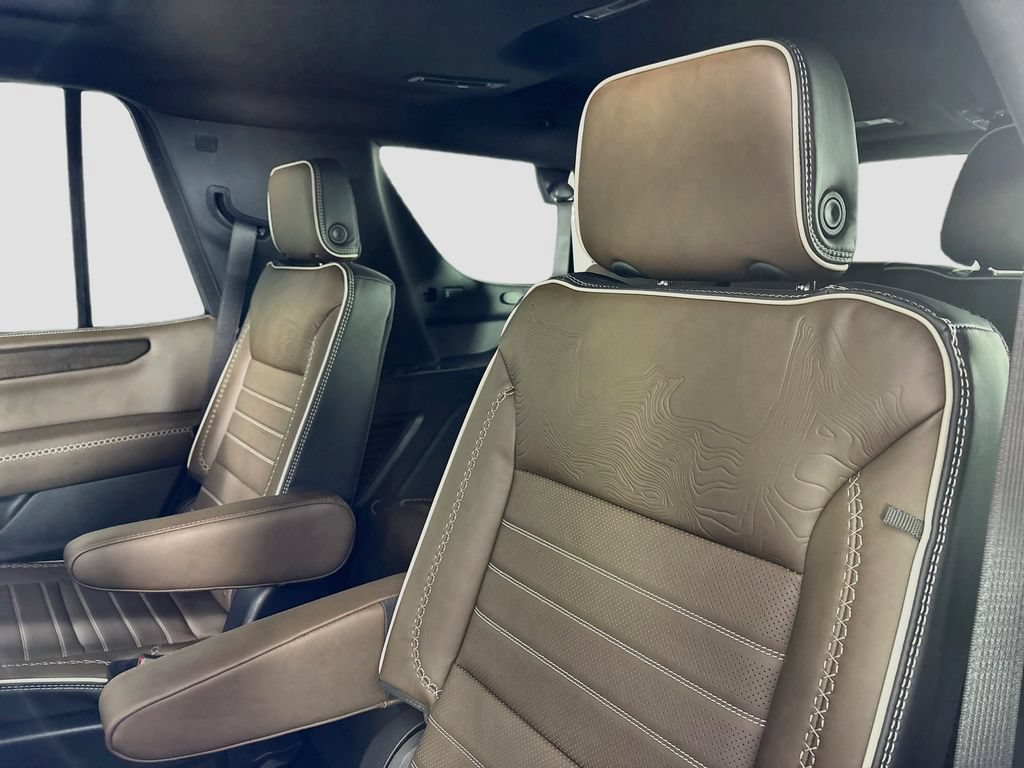 New 2026 GMC Yukon Denali Ultimate AWD/4WD image 25