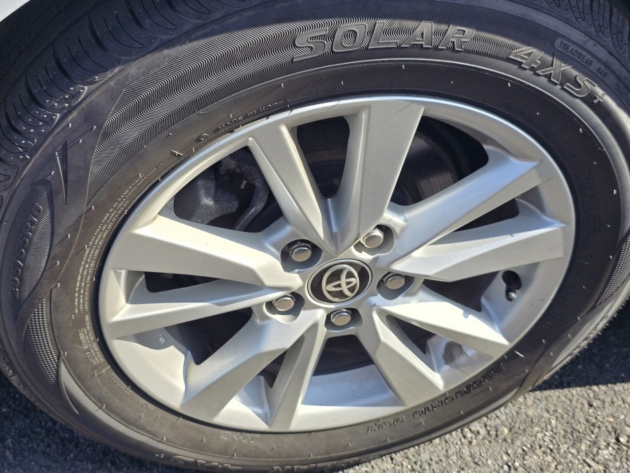 Used 2025 Toyota Camry LE image 12