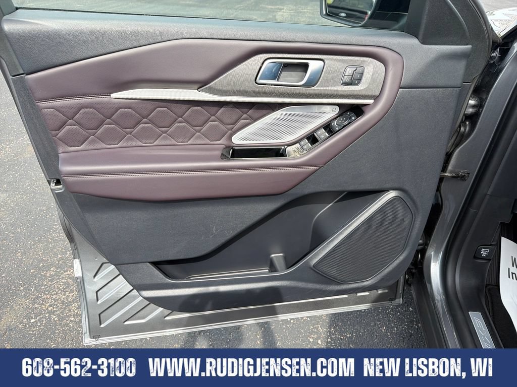 Used 2026 Ford Explorer Platinum w/ LUX Leather Package AWD/4WD image 10