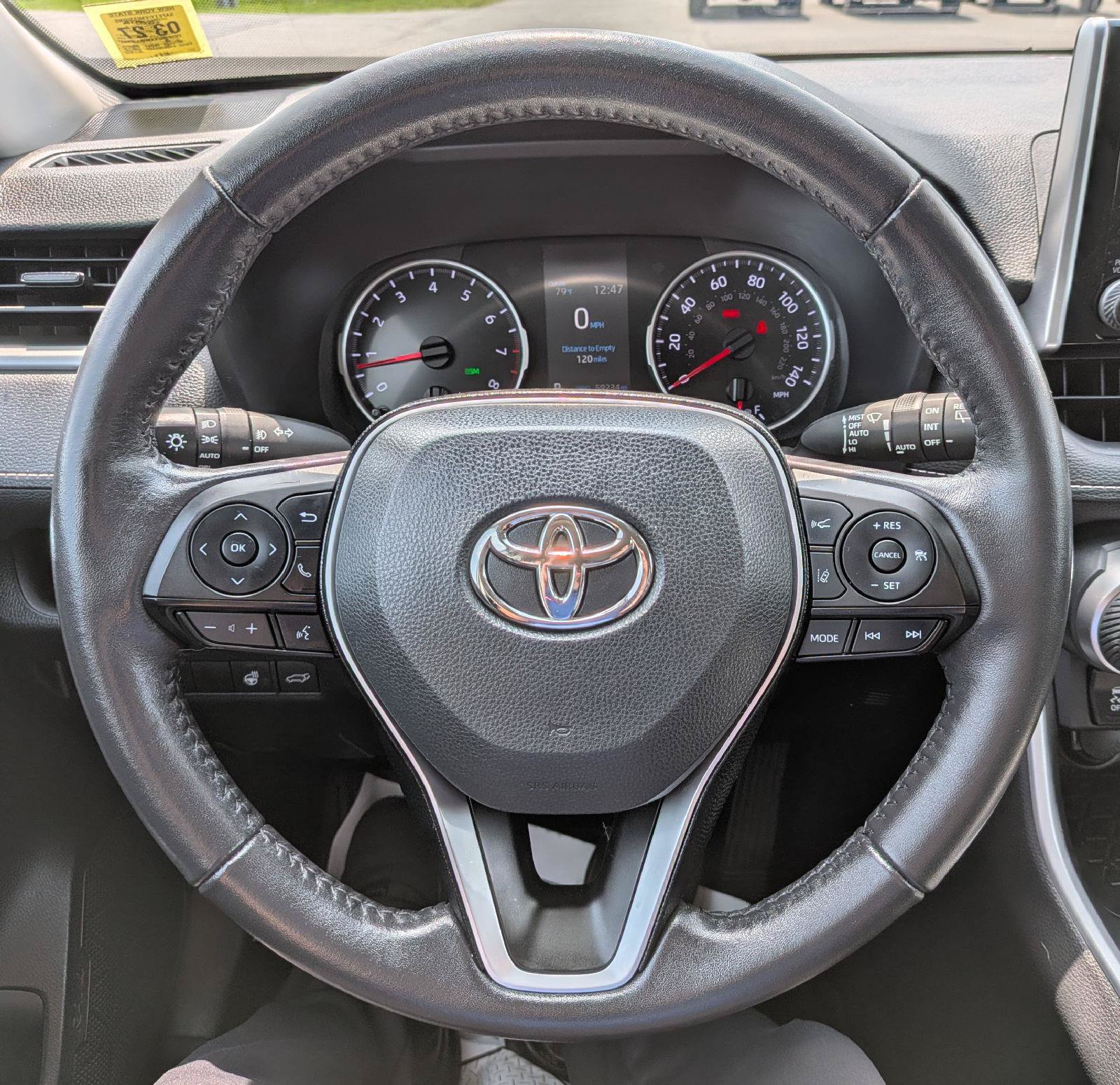 Used 2021 Toyota RAV4 XLE w/ Convenience Package AWD/4WD image 15
