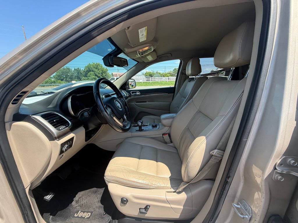 Used 2014 Jeep Grand Cherokee Limited w/ Mopar Chrome Edition Group AWD/4WD image 12
