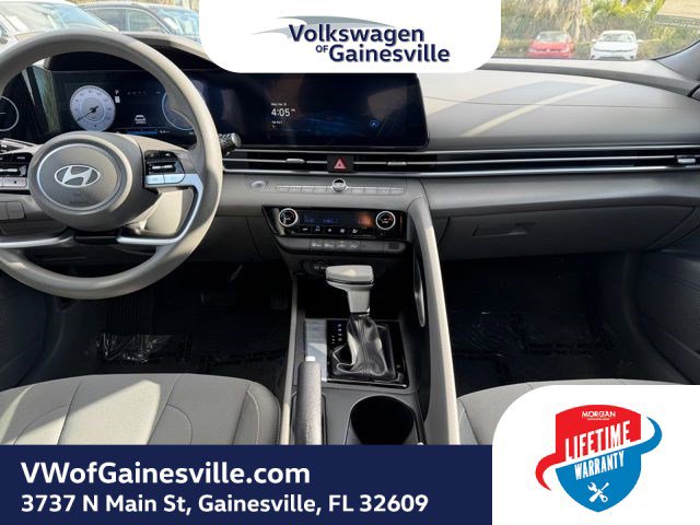 Used 2024 Hyundai Elantra SEL image 11