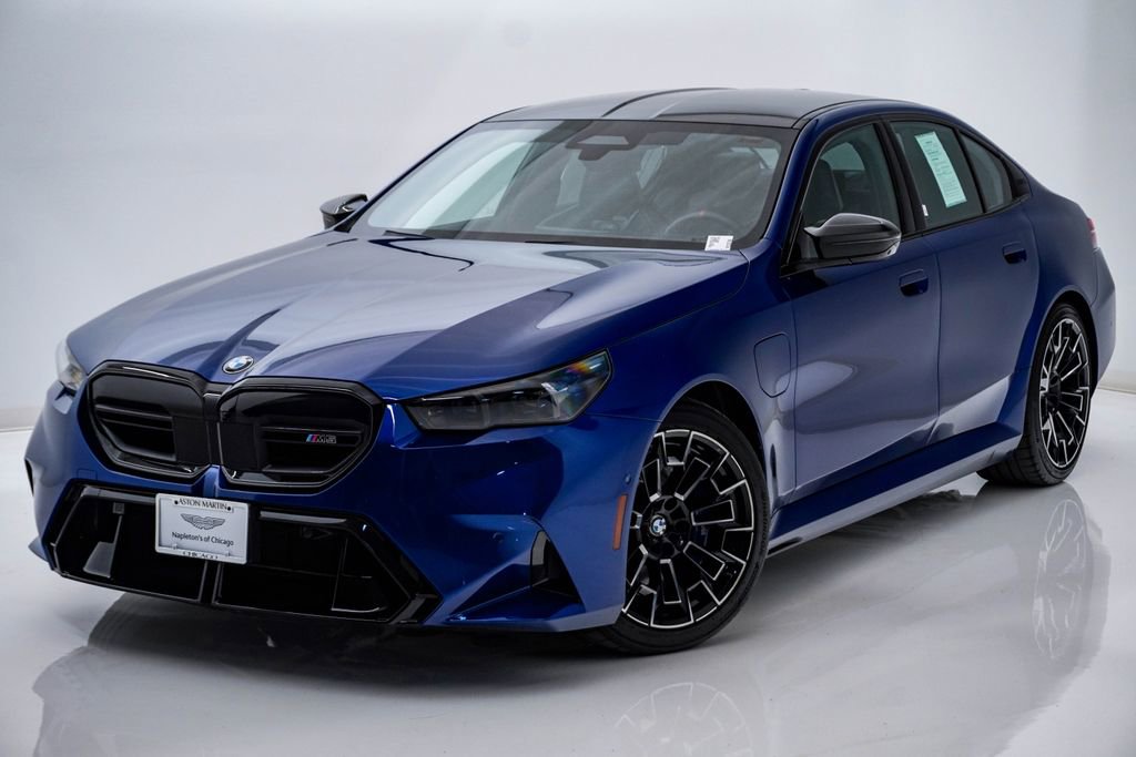 Used 2025 BMW M5 w/ Carbon Package AWD/4WD image 3