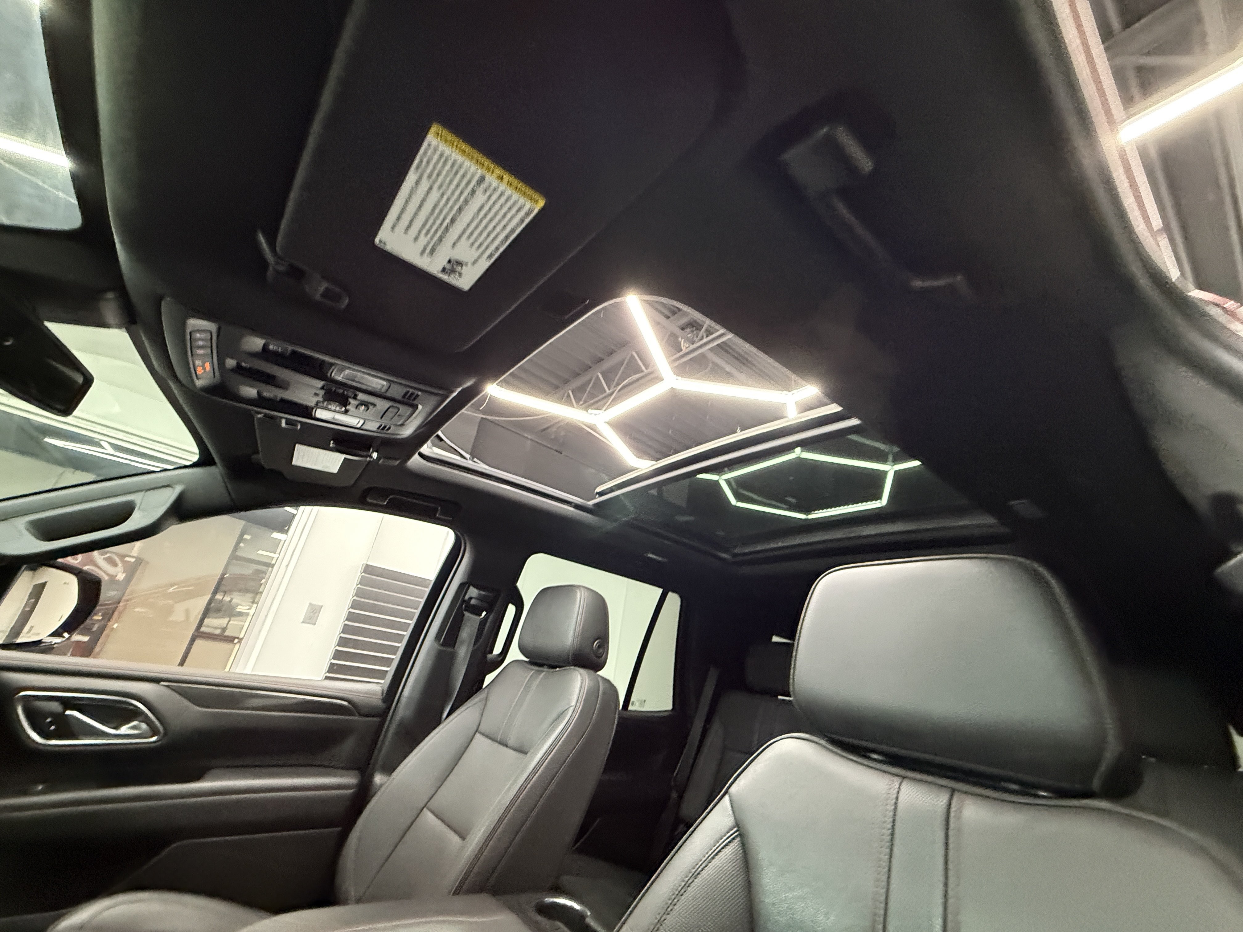Used 2022 Chevrolet Tahoe RST w/ Luxury Package AWD/4WD image 10