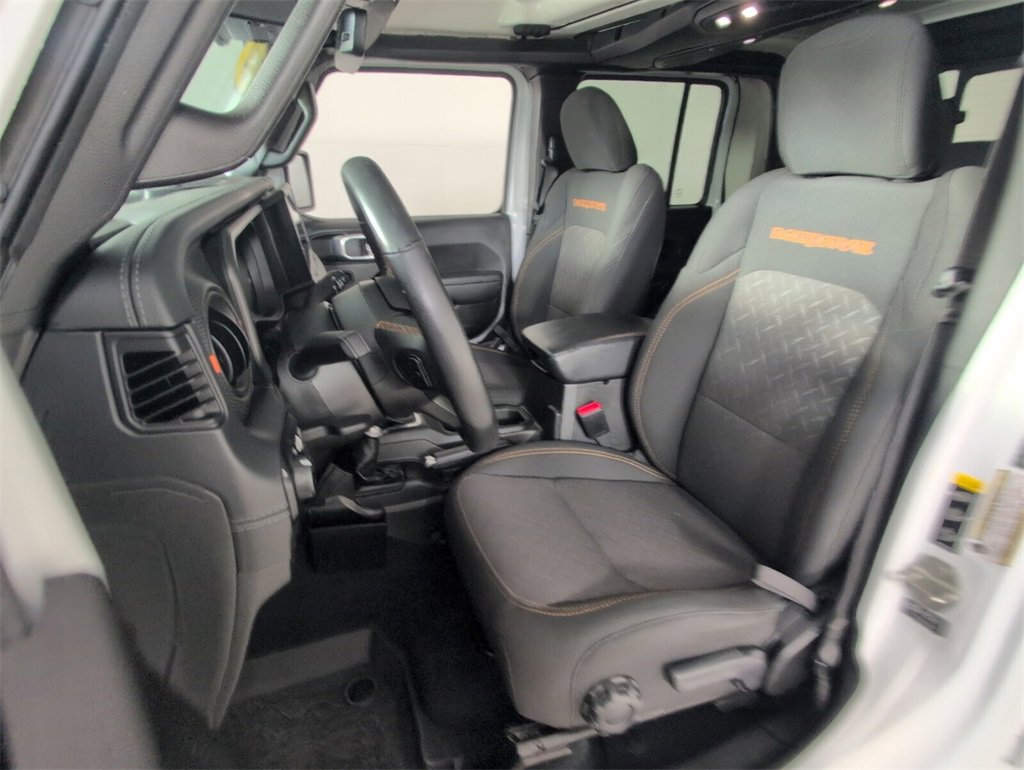 Certified 2024 Jeep Gladiator Mojave w/ Technology Group image 5