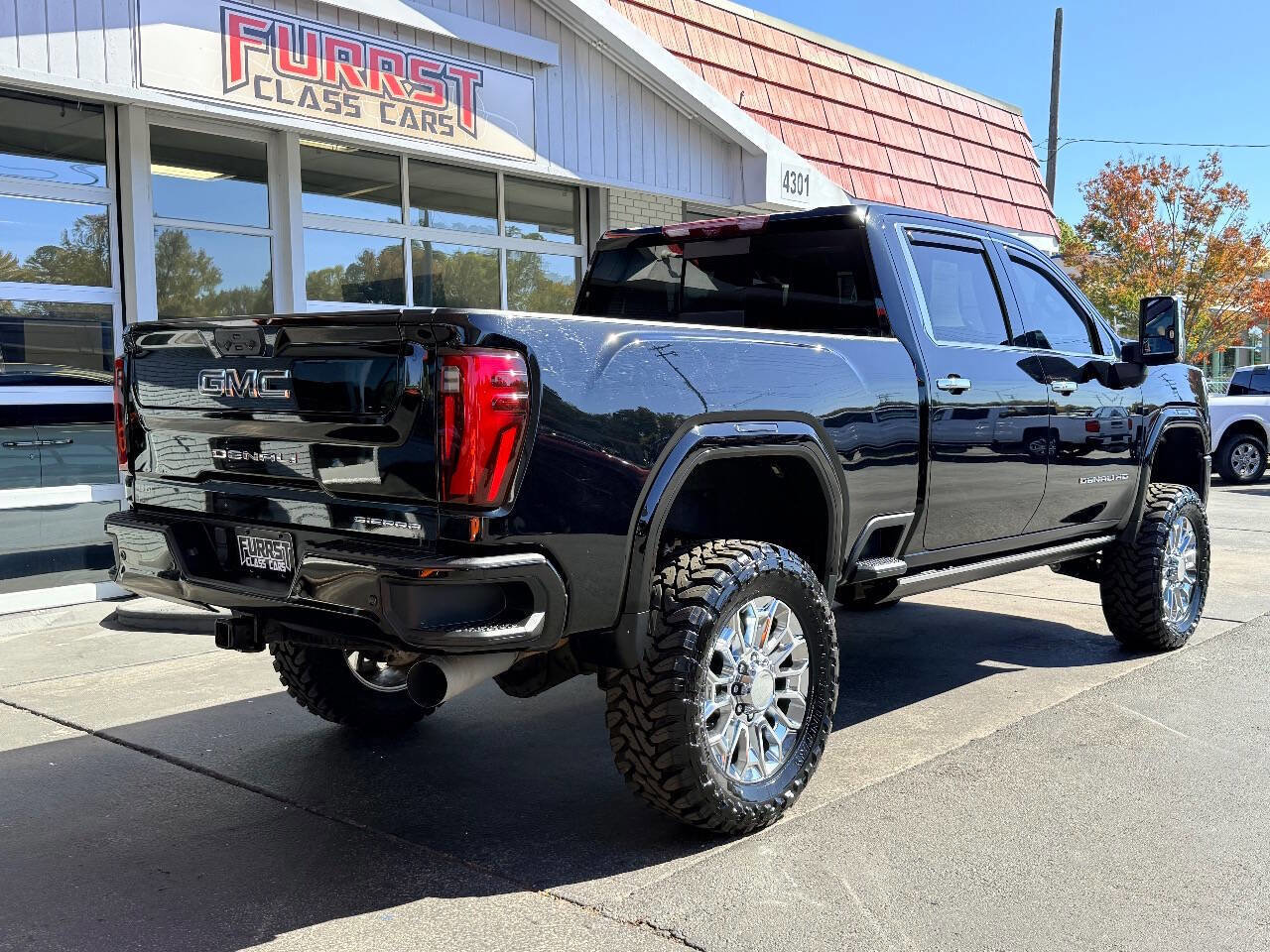Used 2024 GMC Sierra 2500 Denali Ultimate w/ Max Trailering Package image 3