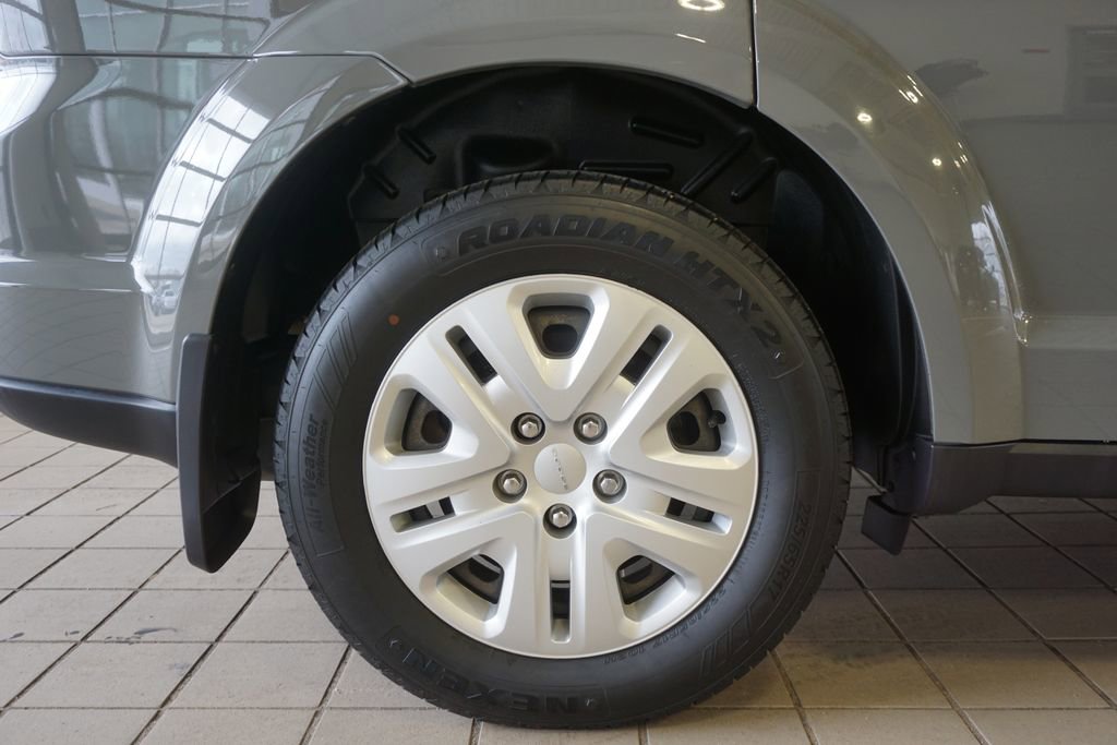 Used 2019 Dodge Journey SE FWD image 30