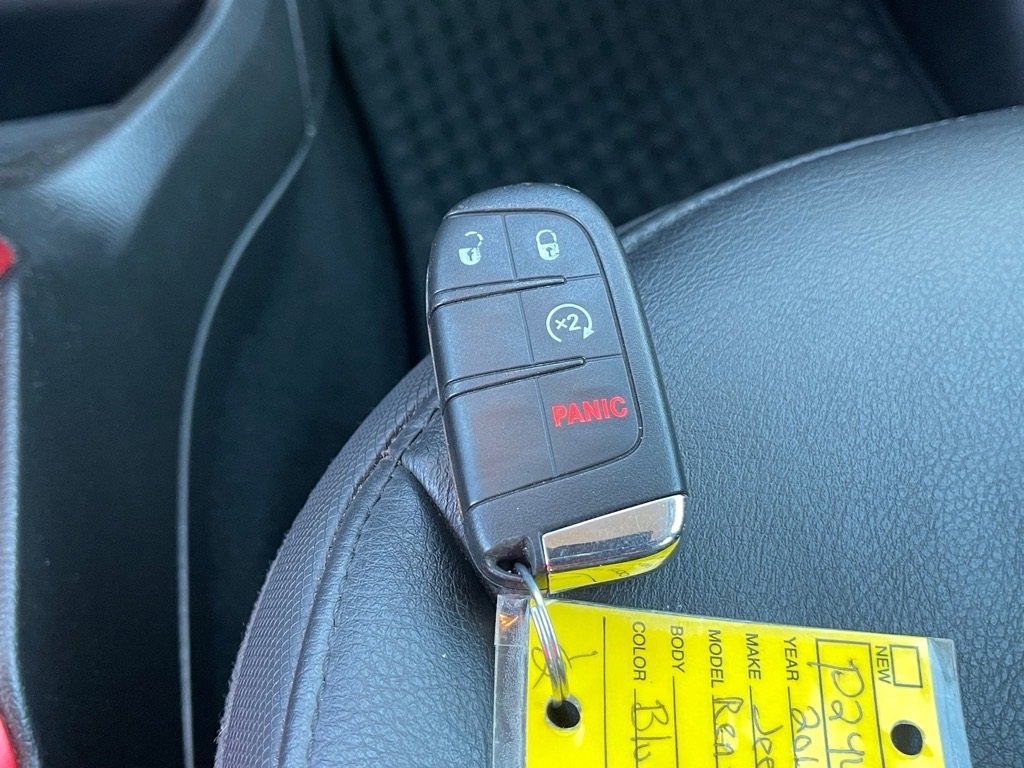 Used 2016 Jeep Renegade Trailhawk w/ Premium Trailhawk Package image 14