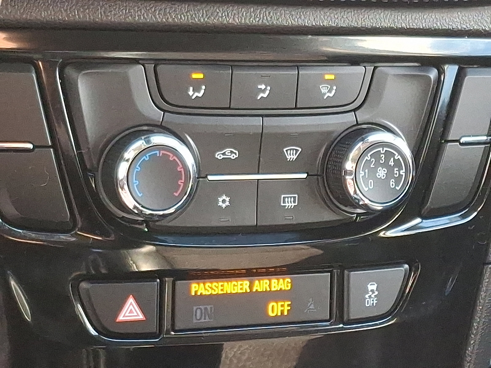 Used 2019 Buick Encore Preferred image 15