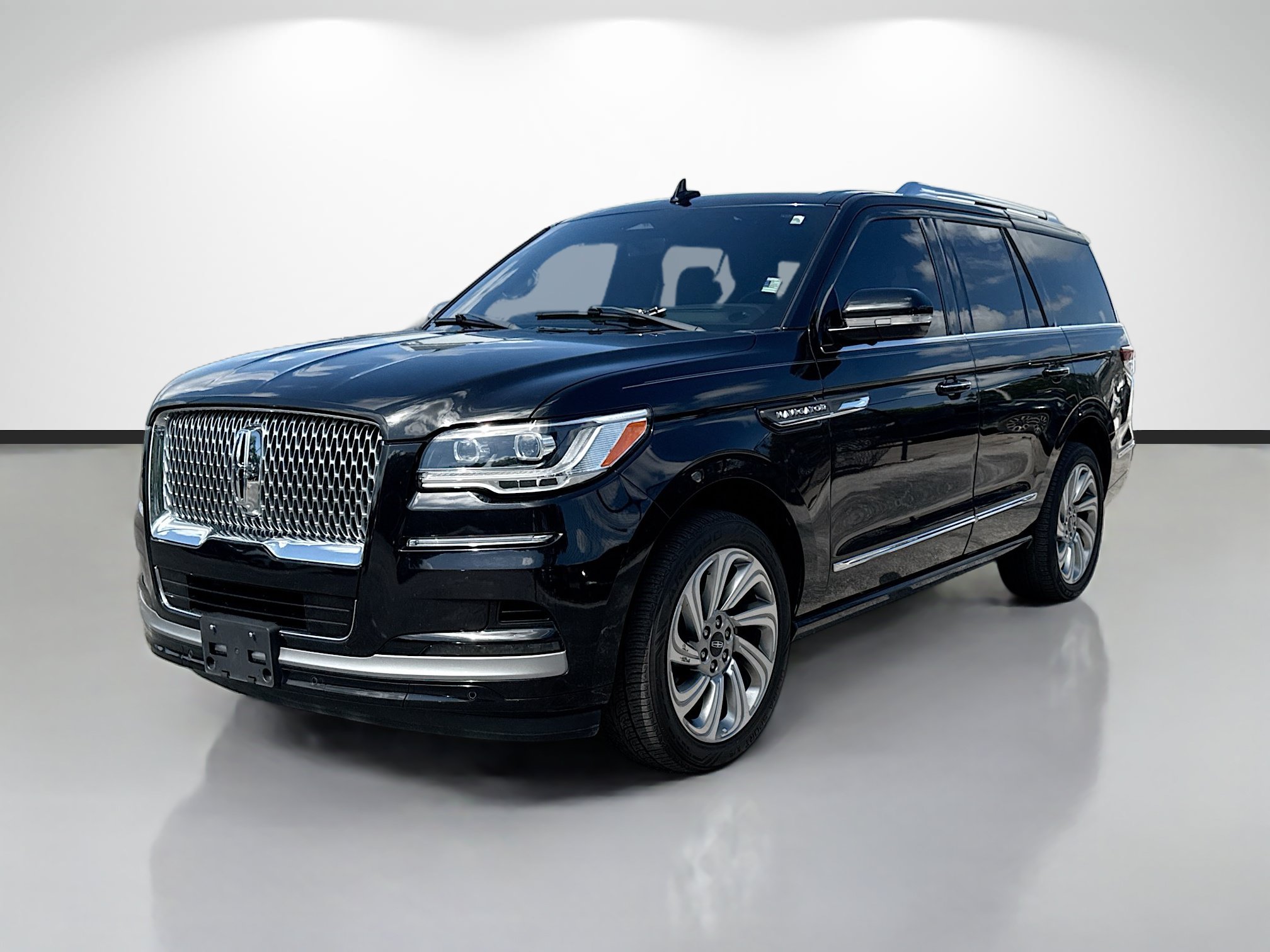 Used 2022 Lincoln Navigator Reserve AWD/4WD image 7