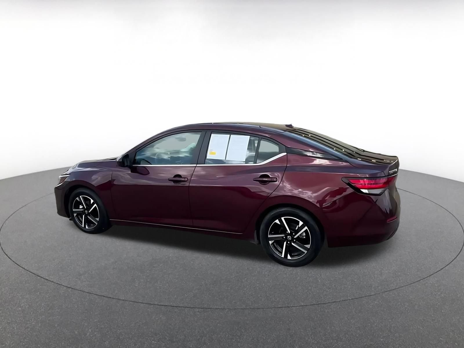 Used 2025 Nissan Sentra SV FWD image 10