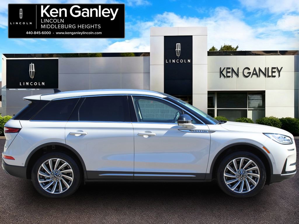 Used 2023 Lincoln Corsair Reserve w/ Equipment Group 202A image 8