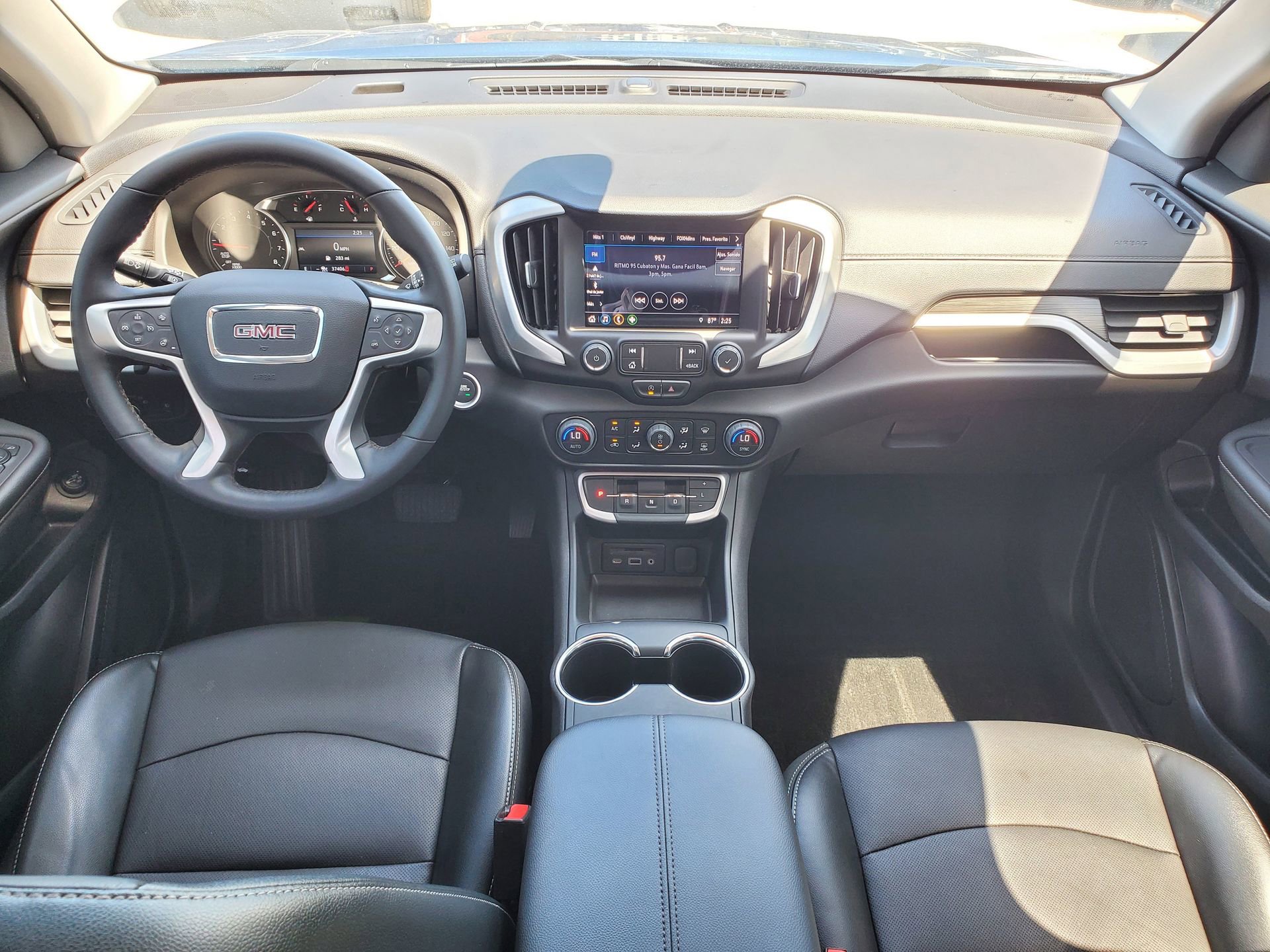 Used 2024 GMC Terrain SLT w/ LPO, Floor Liner Package AWD/4WD image 15