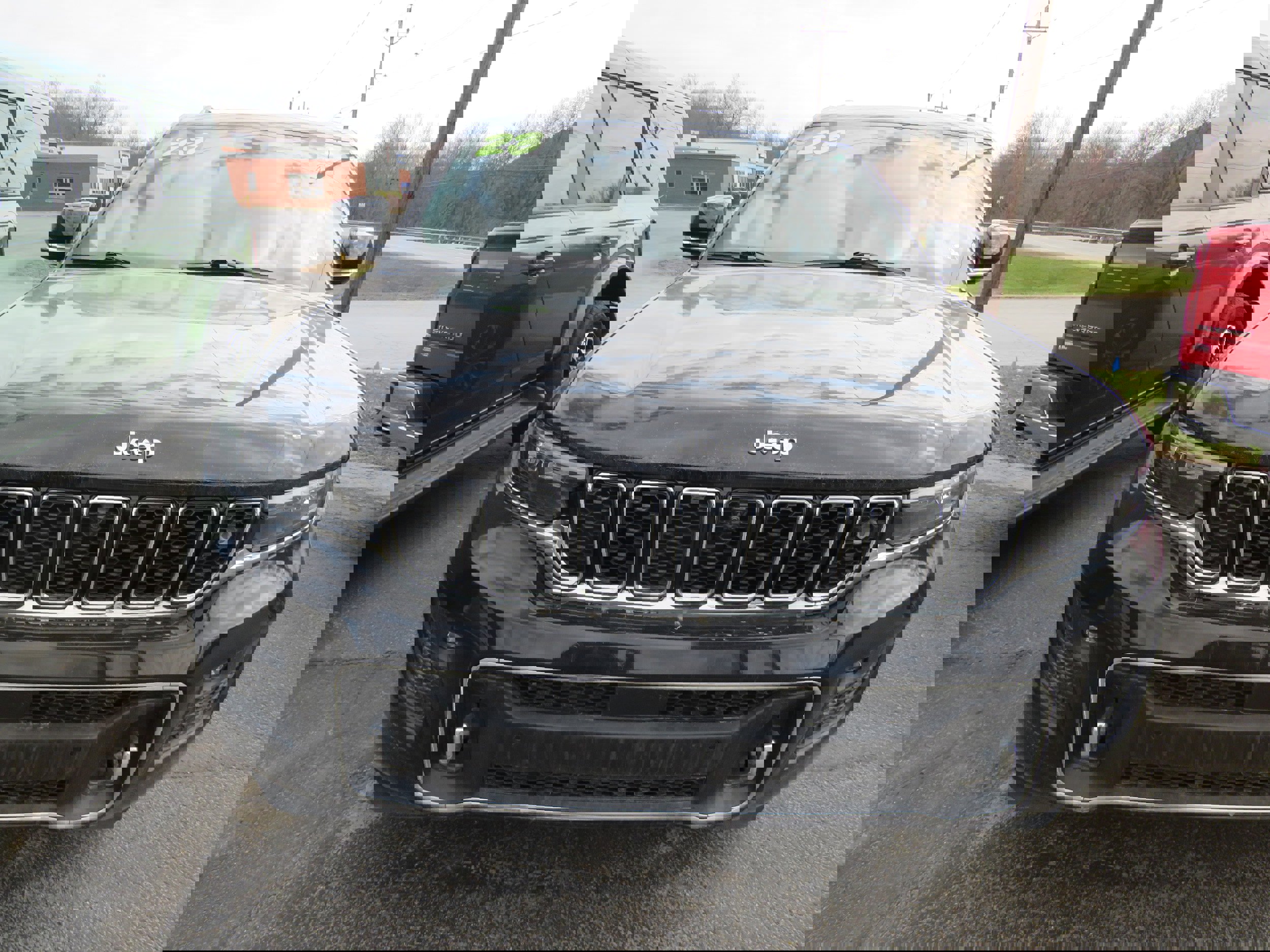 Used 2023 Jeep Grand Cherokee Overland w/ Adv Protech Group III image 2