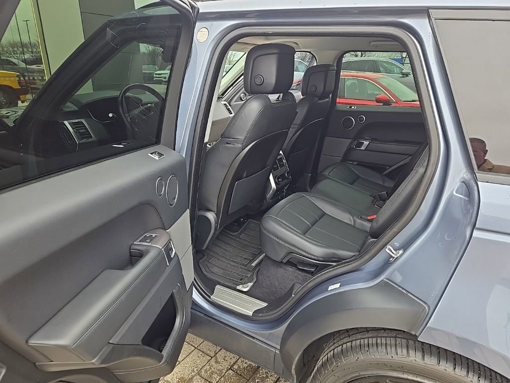 Used 2018 Land Rover Range Rover Sport HSE image 17