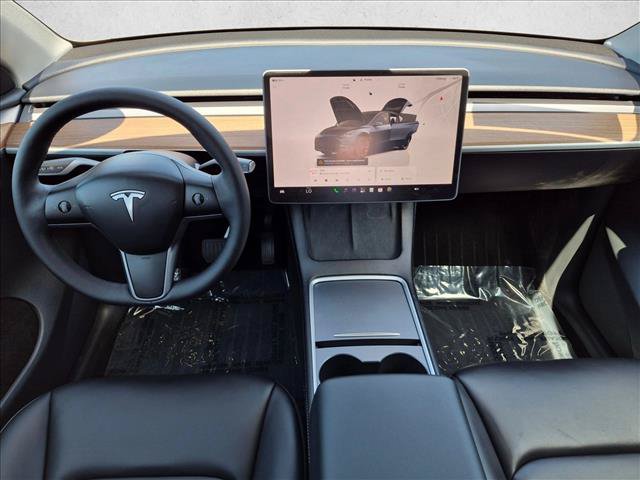 Used 2024 Tesla Model Y Long Range AWD/4WD image 18