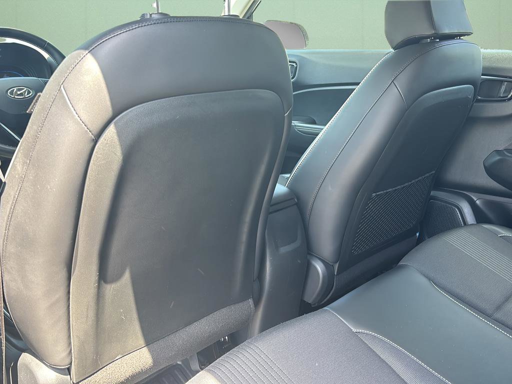 Certified 2023 Hyundai Venue Limited FWD image 21