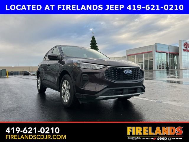 Used 2023 Ford Escape Active w/ Tech Pack #2 AWD/4WD image 1
