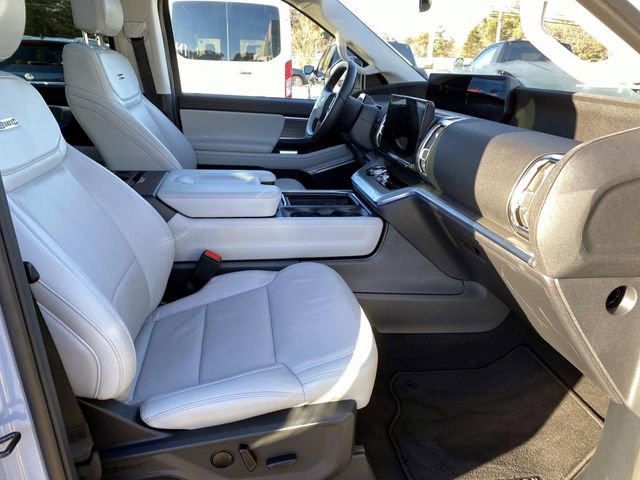 Used 2025 Ford Expedition Platinum w/ Driver's Package image 23