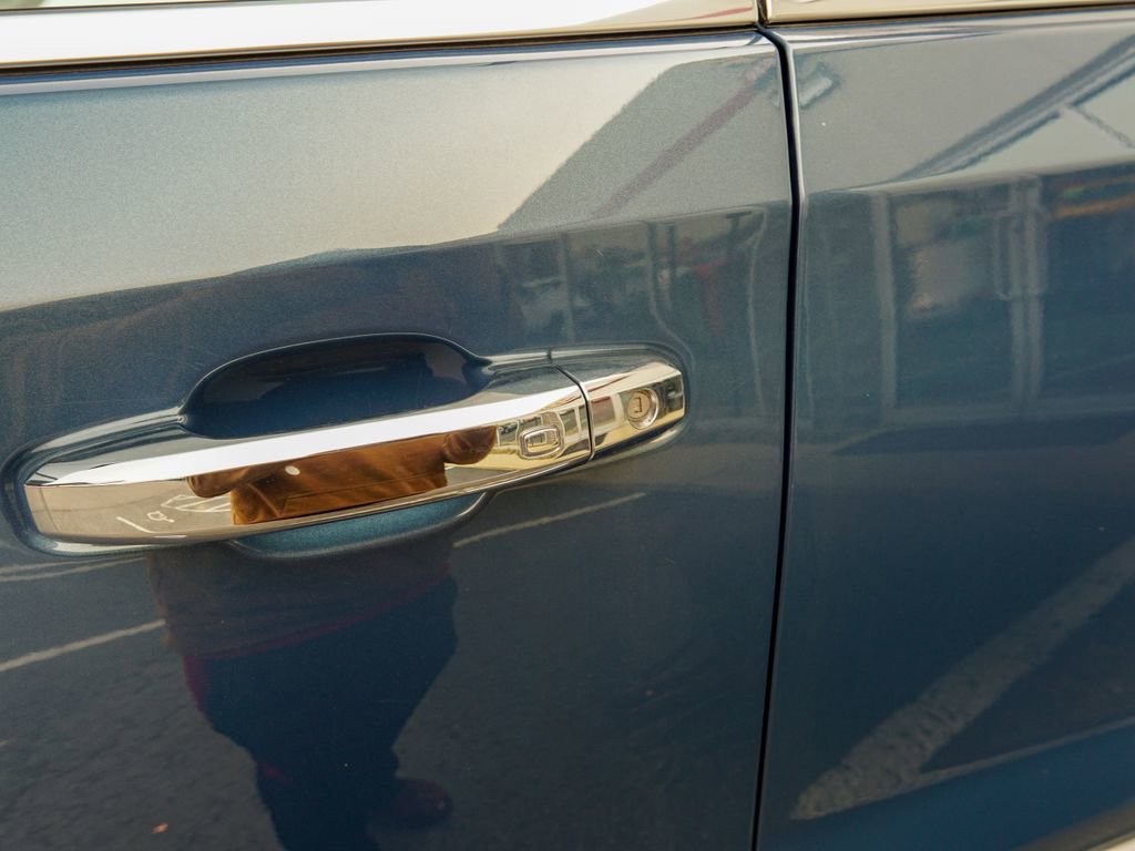 Used 2024 GMC Sierra 1500 Denali AWD/4WD image 9