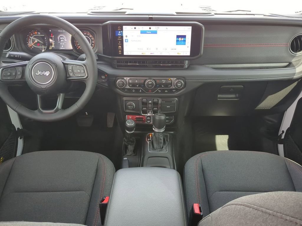 Used 2025 Jeep Gladiator Rubicon w/ Safety Group image 15