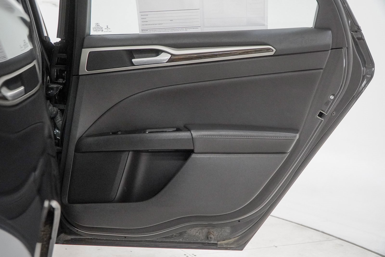 Used 2015 Ford Fusion SE w/ Equipment Group 202A image 37