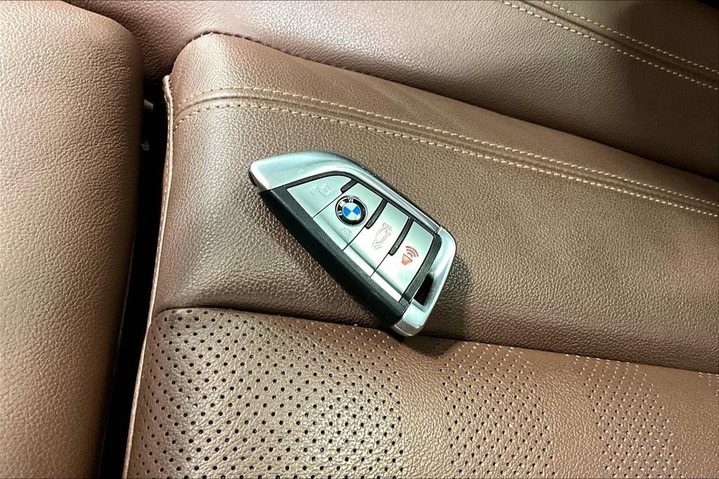 Used 2020 BMW X5 xDrive40i w/ Premium Package AWD/4WD image 10