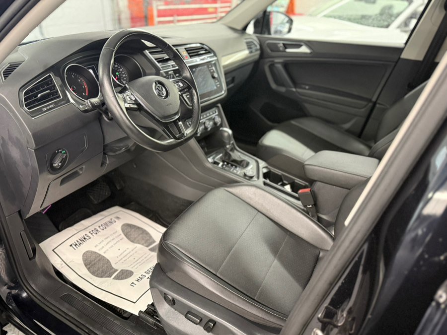 Used 2018 Volkswagen Tiguan SE AWD/4WD image 16
