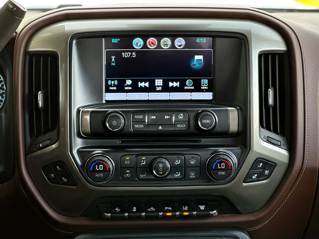 Used 2019 Chevrolet Silverado 2500 High Country w/ Duramax Plus Package image 17