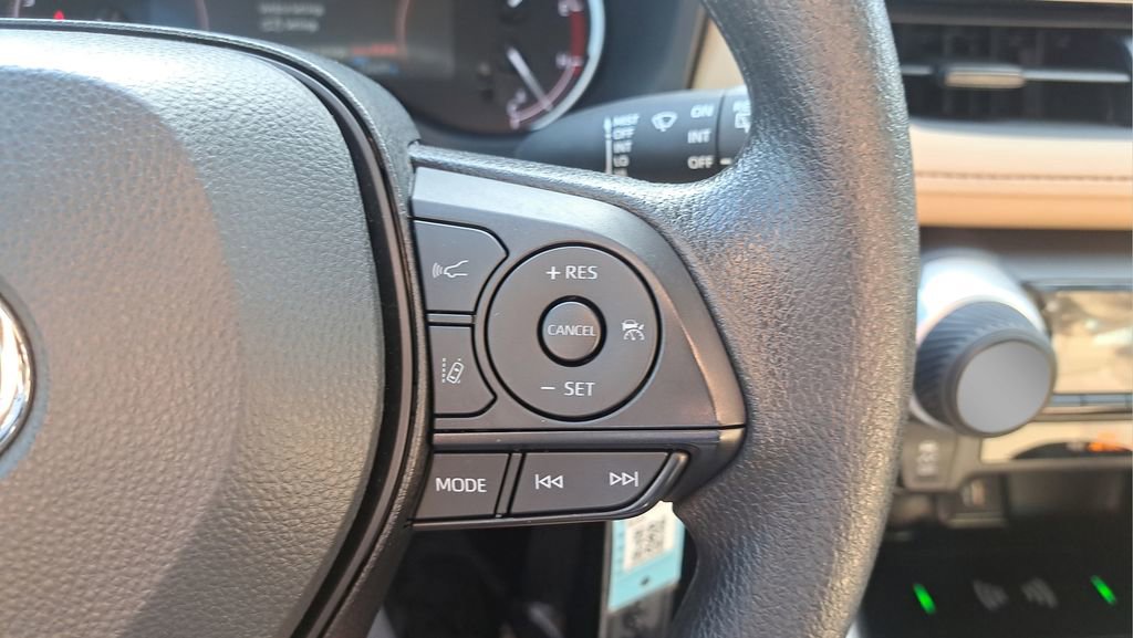 Certified 2025 Toyota RAV4 LE FWD image 21