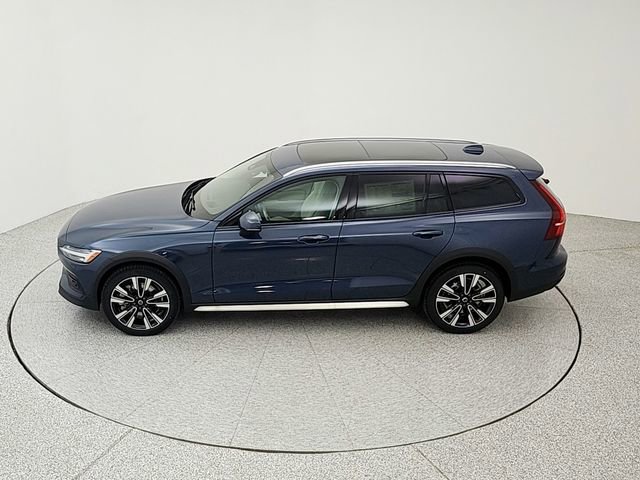 New 2026 Volvo V60 B5 Cross Country Ultra w/ Climate Package image 37