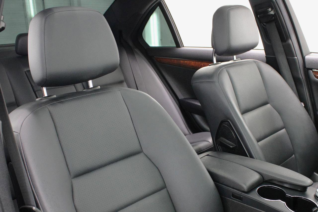 Used 2011 Mercedes-Benz C 300 Sedan image 44
