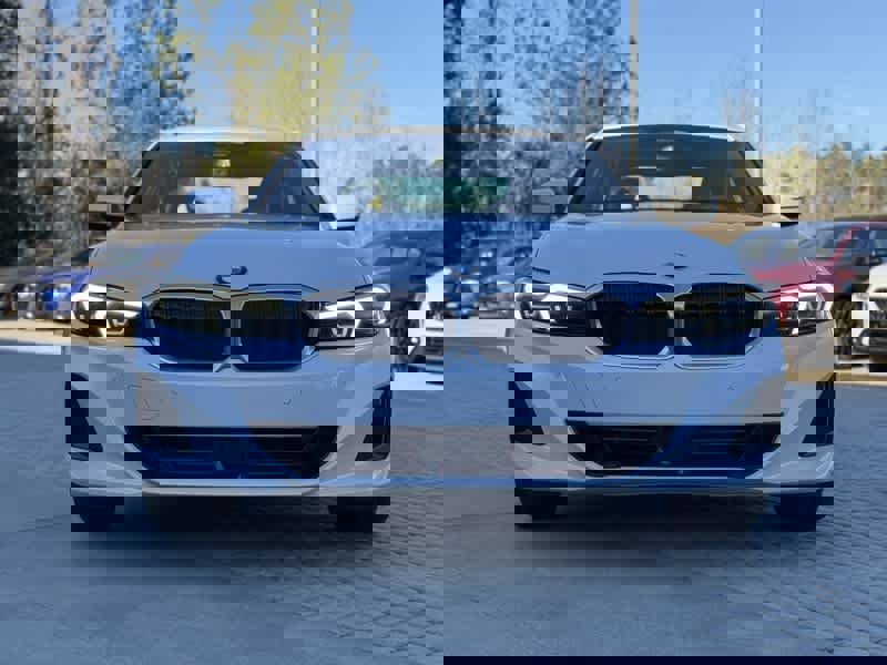 Certified 2025 BMW 330i Sedan w/ Premium Package image 9