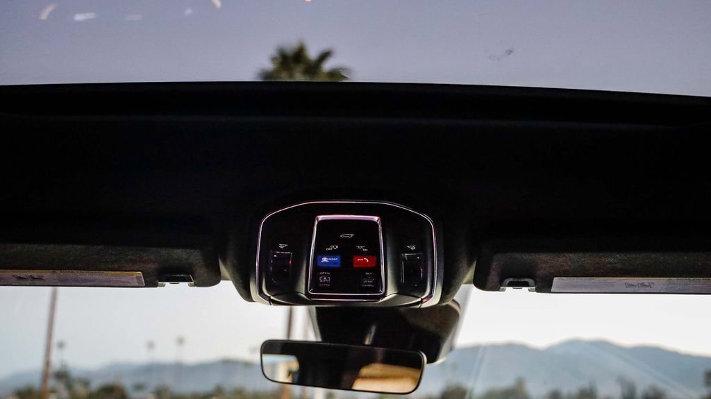 New 2025 Jeep Grand Cherokee L Altitude image 17